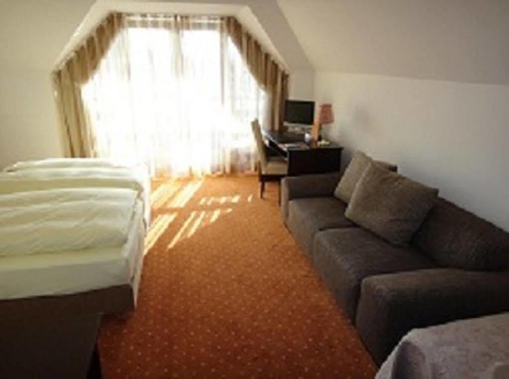 Parkhotel Leiser Planegg Εξωτερικό φωτογραφία